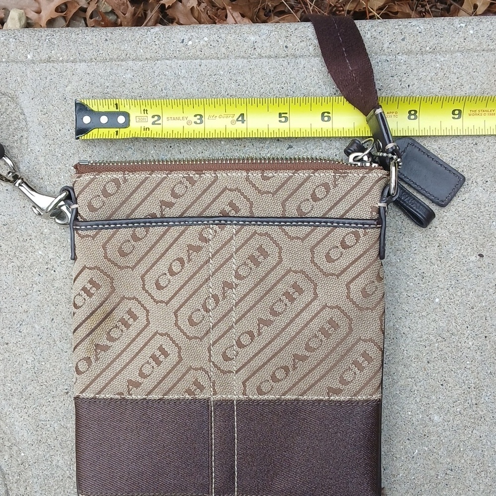 Coach Signature Stripe crossbody swingpack bag. - Picture 8 of 12